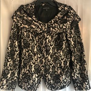 ❤️❤️Lafayette 148 NY, lace jacket, size 8